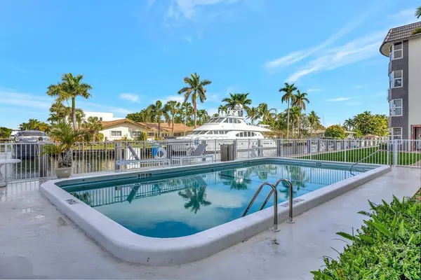 Fort Lauderdale, FL 33308,3111 NE 51st St #205