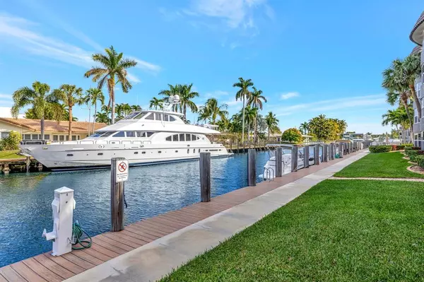 Fort Lauderdale, FL 33308,3111 NE 51st St #205