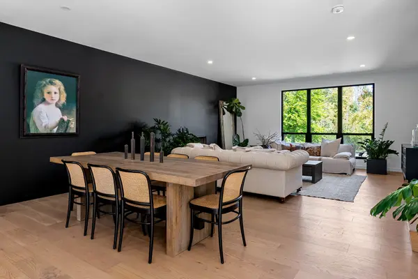 Clearview, ON L9Y 3Y9,854 Sixth ST