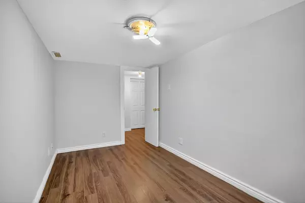 Britannia Heights - Queensway Terrace N And Area, ON K2B 6S5,2822 Richmond RD