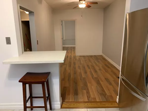 Hamilton, ON L8L 3X4,103 Macaulay ST E #Main Fl