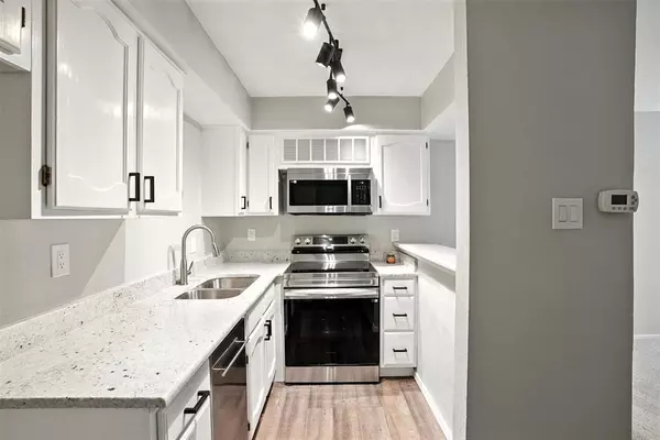 Dallas, TX 75234,3022 Forest Lane #308