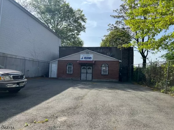 52 Gray St, Newark City, NJ 07107