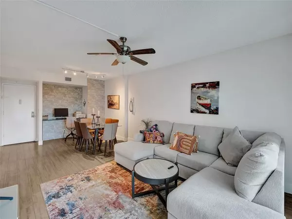 Hollywood, FL 33021,4200 Hillcrest Dr #717