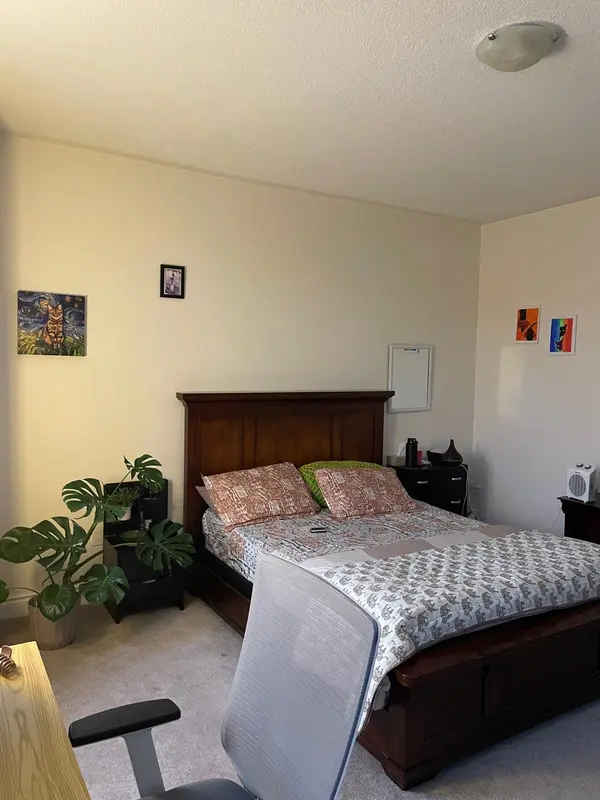 Brampton, ON L6Y 6E8,47 Elysian Fields CIR #upper portion