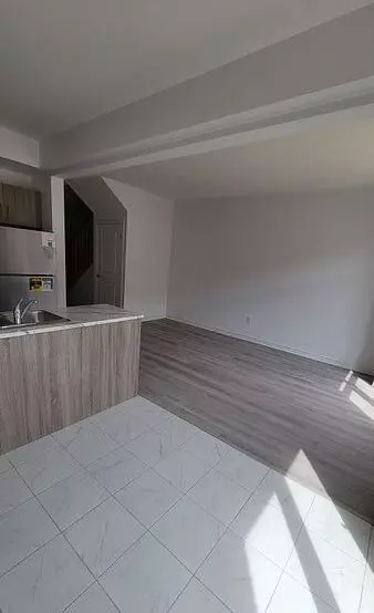 Niagara Falls, ON L2G 3L9,7344 Sandy Ridge Common #8