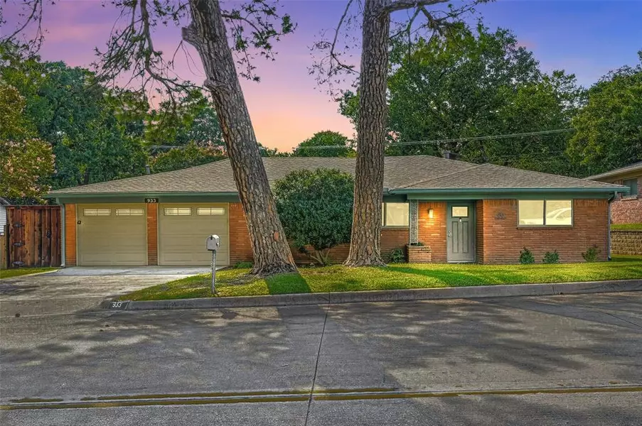 933 Wade Drive, Bedford, TX 76022