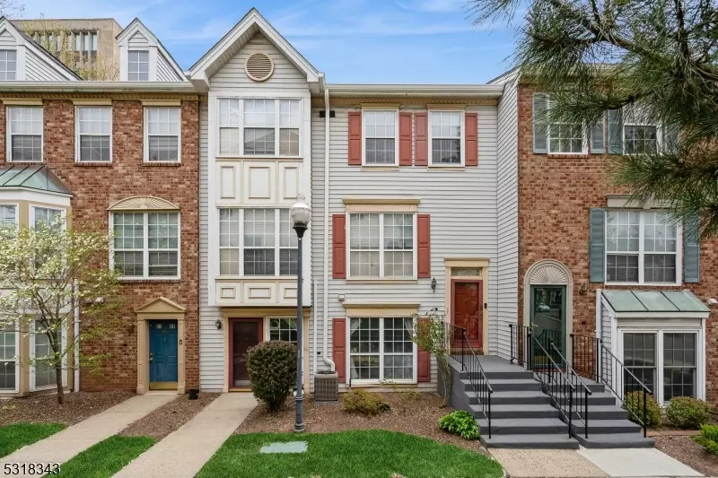 43 Howard Ct, Newark City, NJ 07103