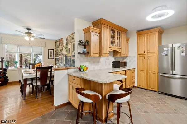 Hopatcong Boro, NJ 07843,64 Ithanell Rd