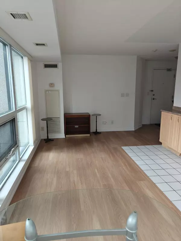 Toronto C01, ON M5V 1B7,600 Fleet ST #626