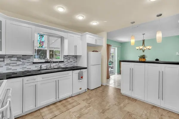 Plantation, FL 33313,1431 NW 71st Ave