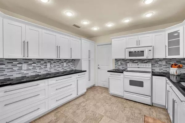 Plantation, FL 33313,1431 NW 71st Ave