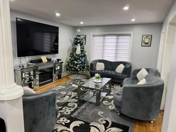 Brampton, ON L6P 2H8,8 Bayridge DR S