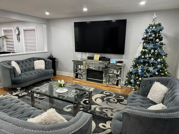 Brampton, ON L6P 2H8,8 Bayridge DR S