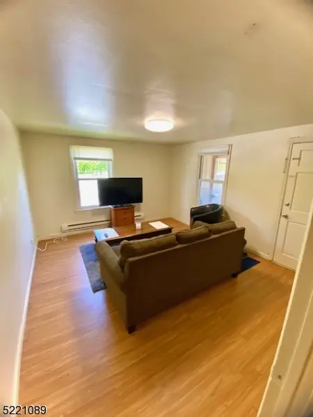 Newton Town, NJ 07860,3 Hillside Ave #3