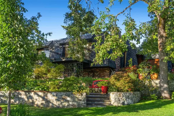 Saanich, BC V8X 3Z3,994 Landeen Pl