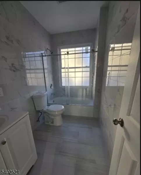 East Orange City, NJ 07017,179 N 19Th St #2