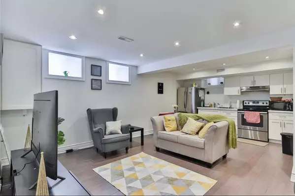 Toronto C15, ON M2H 1V9,36 Flavian CRES #Bsmt