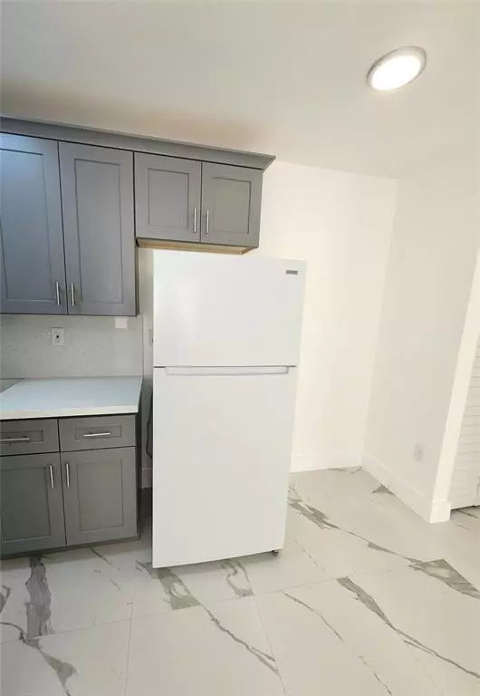 Hollywood, FL 33020,2466 Lincoln St #3