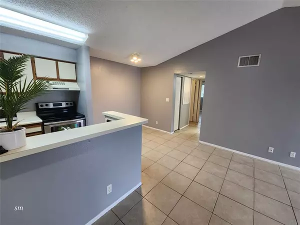 Davie, FL 33328,2866 S University Dr #5308