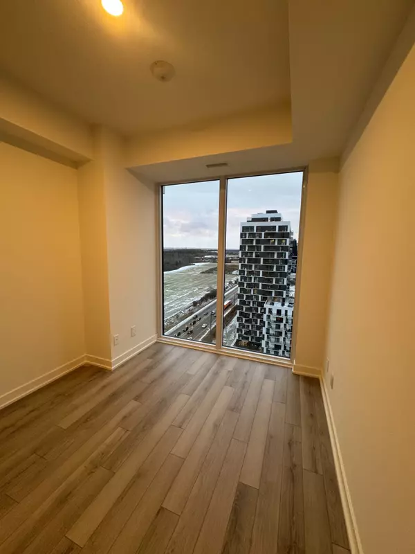 Oakville, ON L6H 8C5,3079 Trafalgar RD #1706