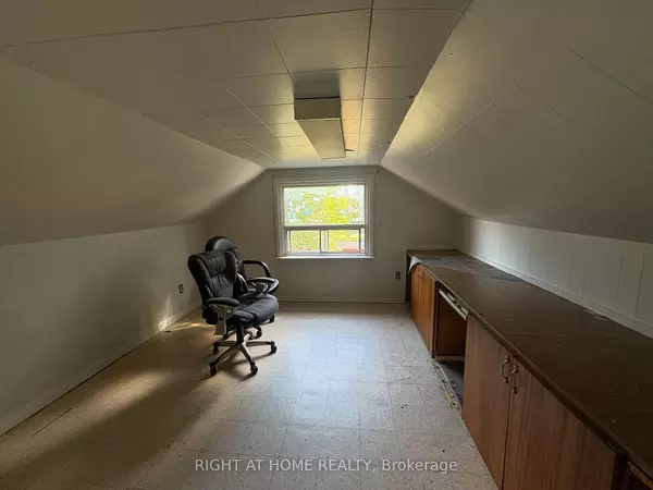 Mississauga, ON L5H 1R4,779 Indian RD