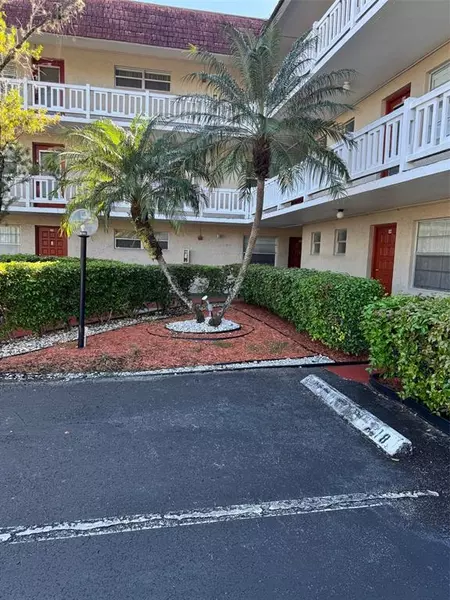 3774 Inverrary Blvd #106P, Lauderhill, FL 33319