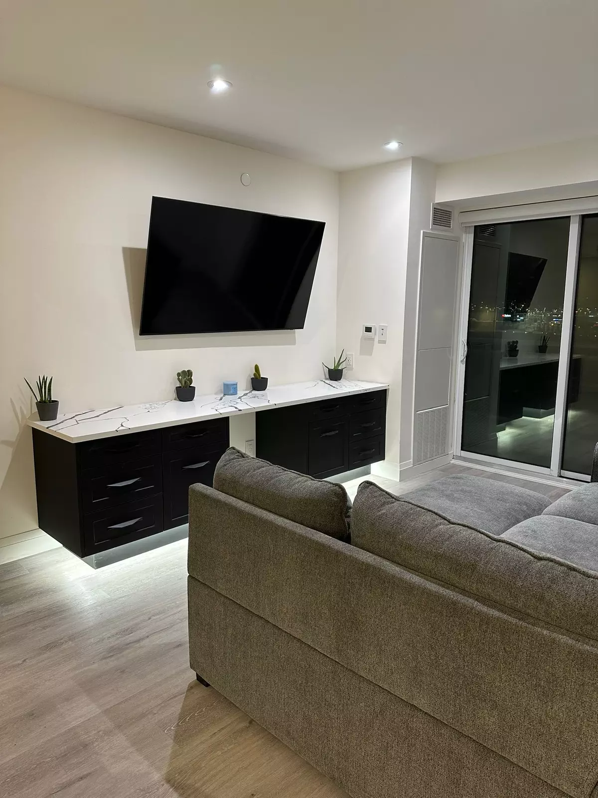 Barrie, ON L4M 0L5,58 Lakeside TER #802