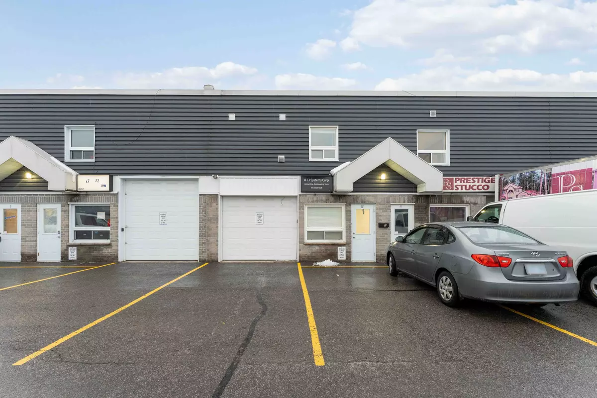 Country Place - Pineglen - Crestview And Area, ON K2E 7Y5,81 Auriga DR #12