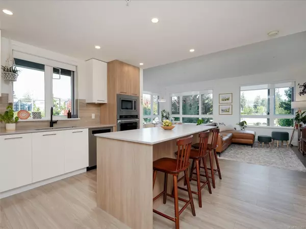 960 Reunion Ave #218, Langford, BC V9B 0W5