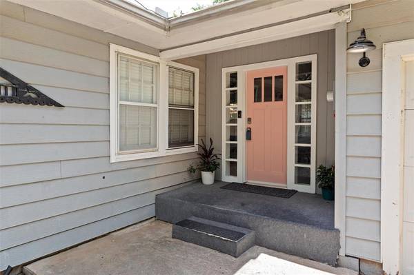 414 W Doyle Street, Granbury, TX 76048