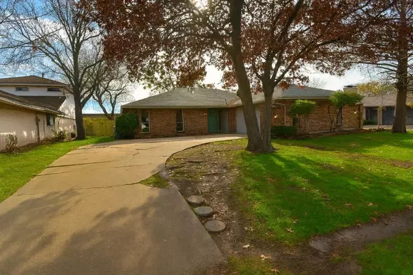 Rowlett, TX 75089,7210 Lakeshore Drive