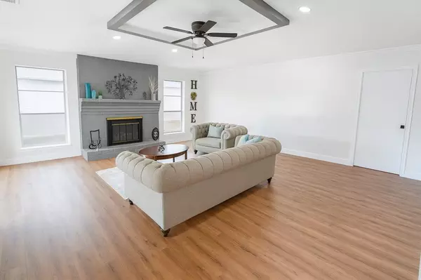 Rowlett, TX 75089,7210 Lakeshore Drive