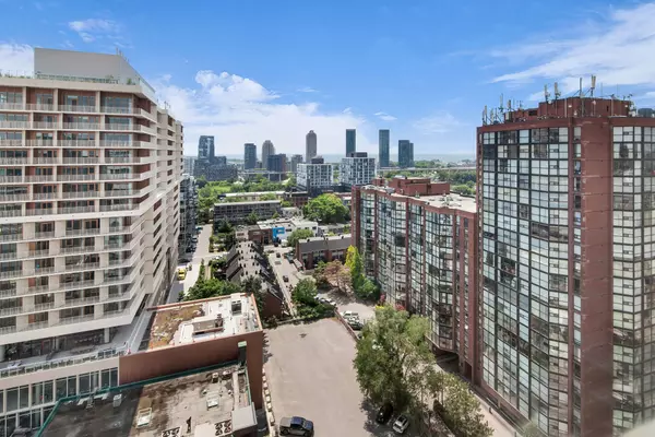 Toronto C01, ON M5V 2Y6,700 King ST W #PH13