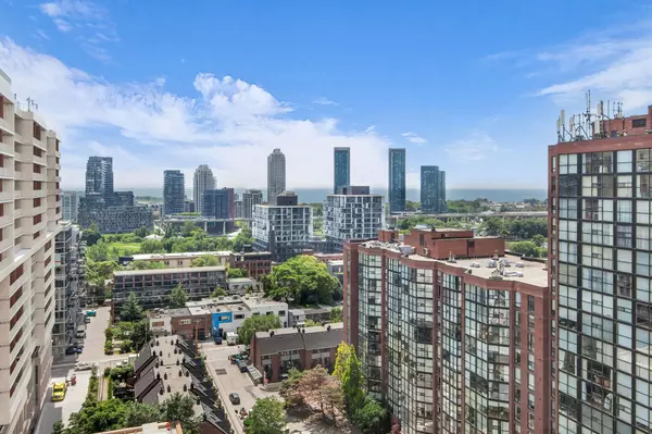 Toronto C01, ON M5V 2Y6,700 King ST W #PH13