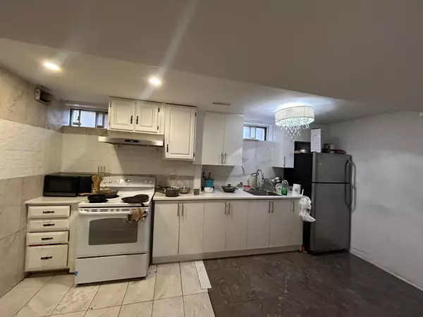 Toronto E06, ON M1N 3Y2,161 Heale AVE #BSMT