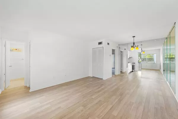 Margate, FL 33063,7360 NW 1st St #205