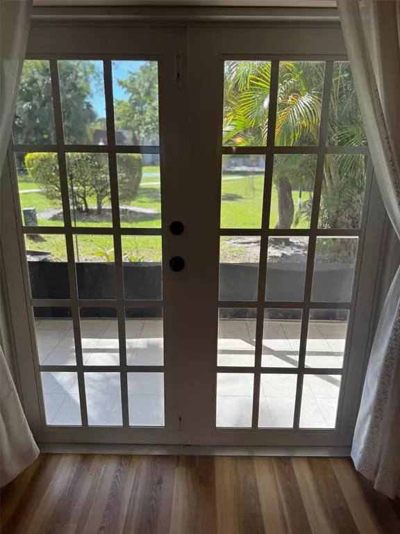 Lauderhill, FL 33319,3774 Inverrary Blvd #106P