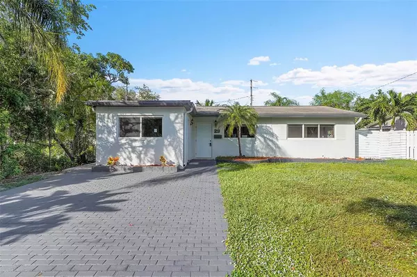 Dania Beach, FL 33004,29 SE 8th St