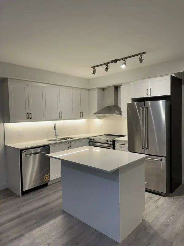 Barrie, ON L4M 0L5,58 Lakeside TER #802