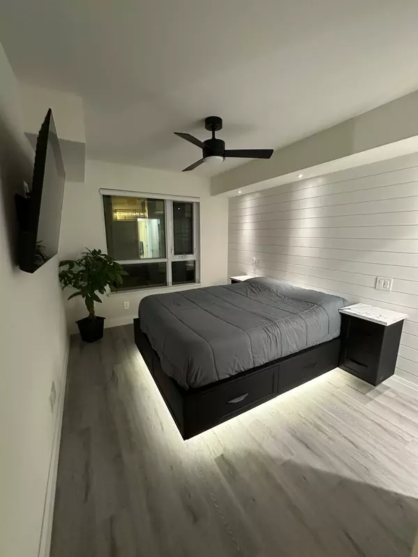 Barrie, ON L4M 0L5,58 Lakeside TER #802