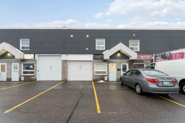 81 Auriga DR #12, Country Place - Pineglen - Crestview And Area, ON K2E 7Y5