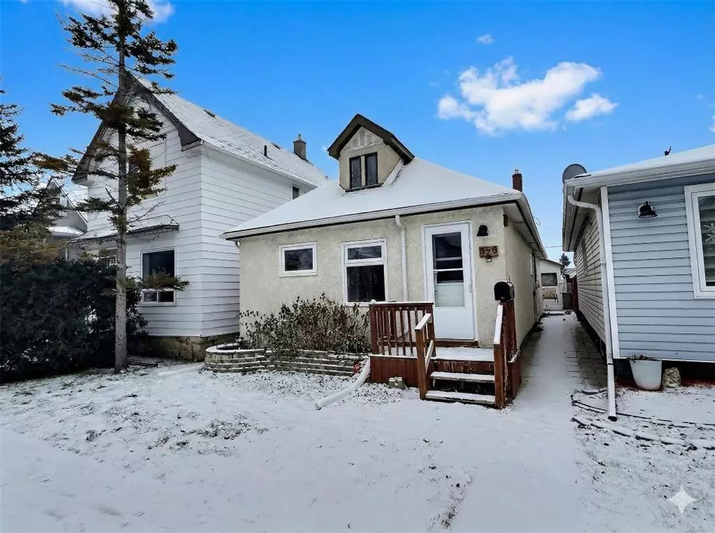 Winnipeg, MB R2L 0V7,378 Tweed AVE