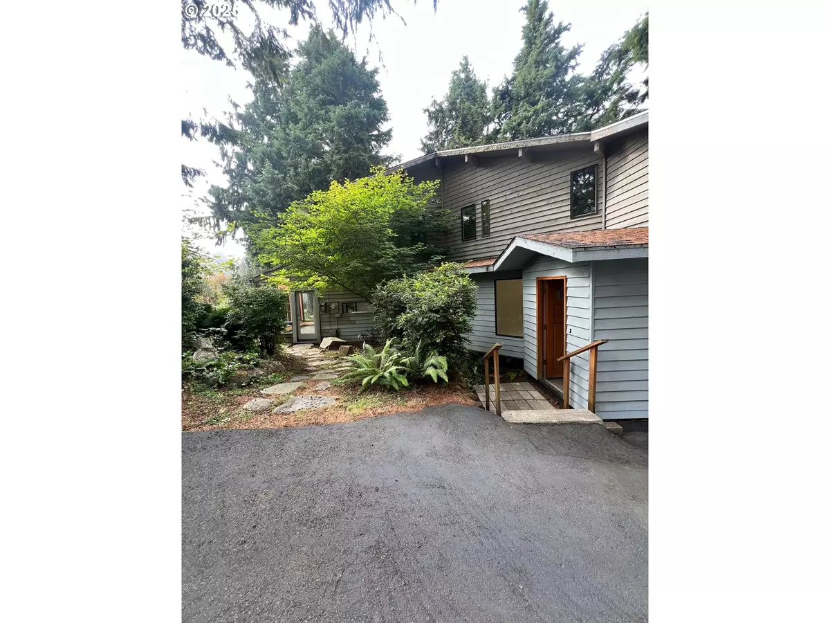 Gleneden Beach, OR 97388,527 EAGLES NEST LN