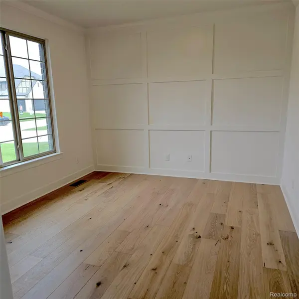 Macomb, MI 48042,50606 MISTWOOD DR