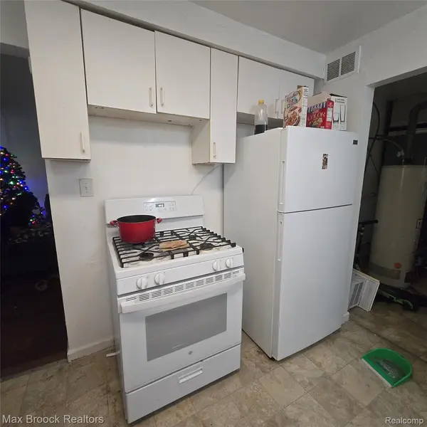 Detroit, MI 48219,24511 Florence ST