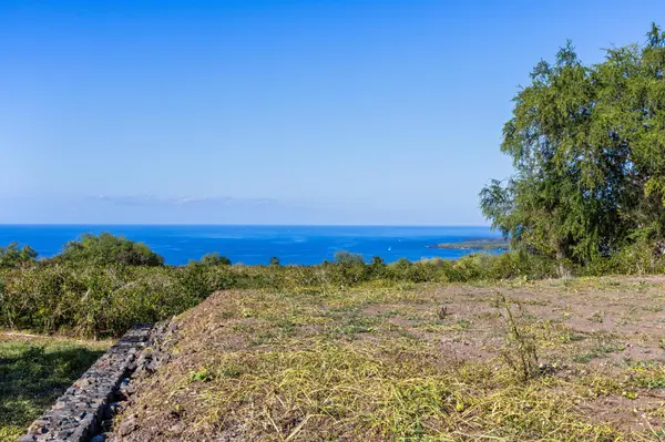 82-1183 MELI RD, Captain Cook, HI 96704