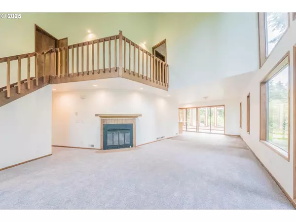 Gleneden Beach, OR 97388,527 EAGLES NEST LN