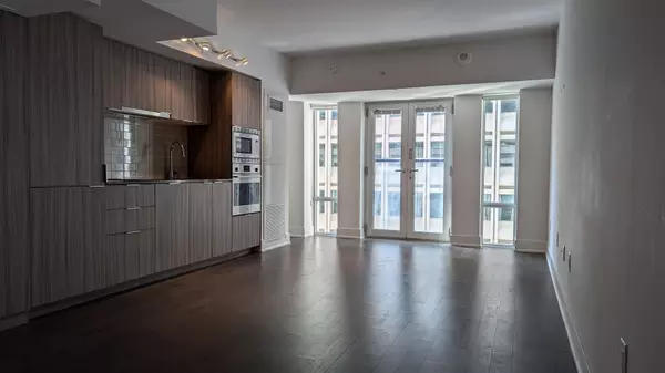 Toronto C01, ON M5S 0C6,955 Bay ST #815