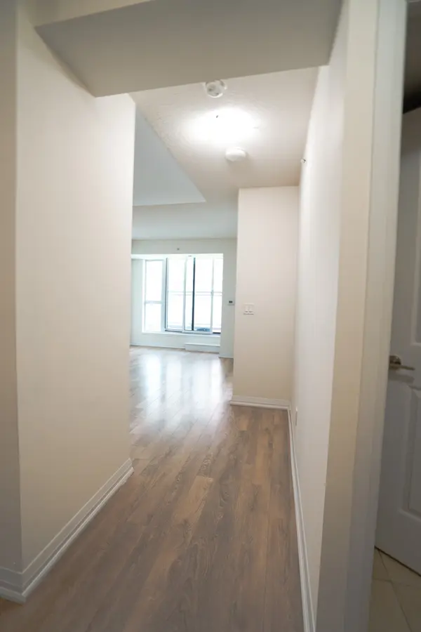 Toronto E09, ON M1G 0A6,30 Meadowglen PL #211